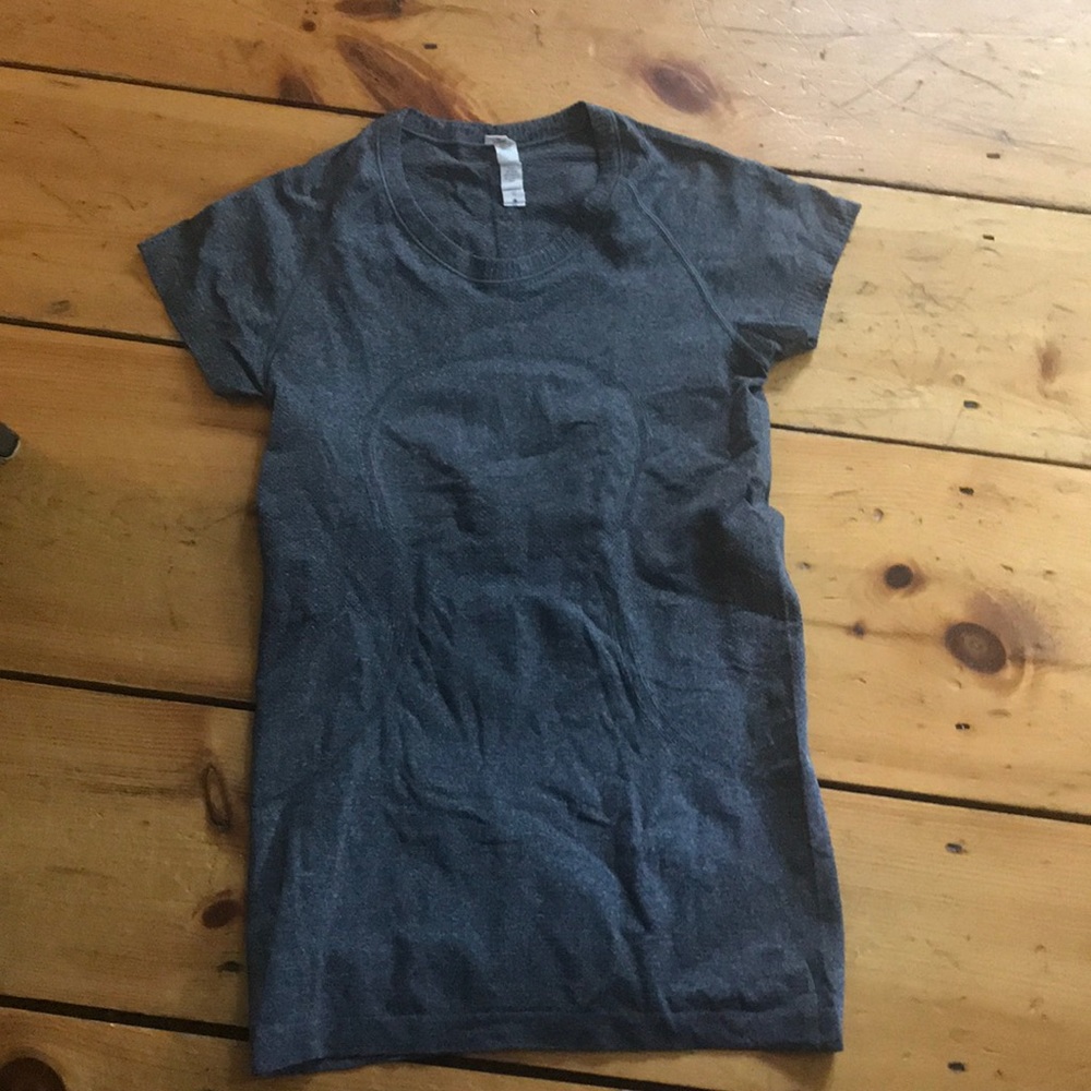 Lululemon swiftly tech short sleeve